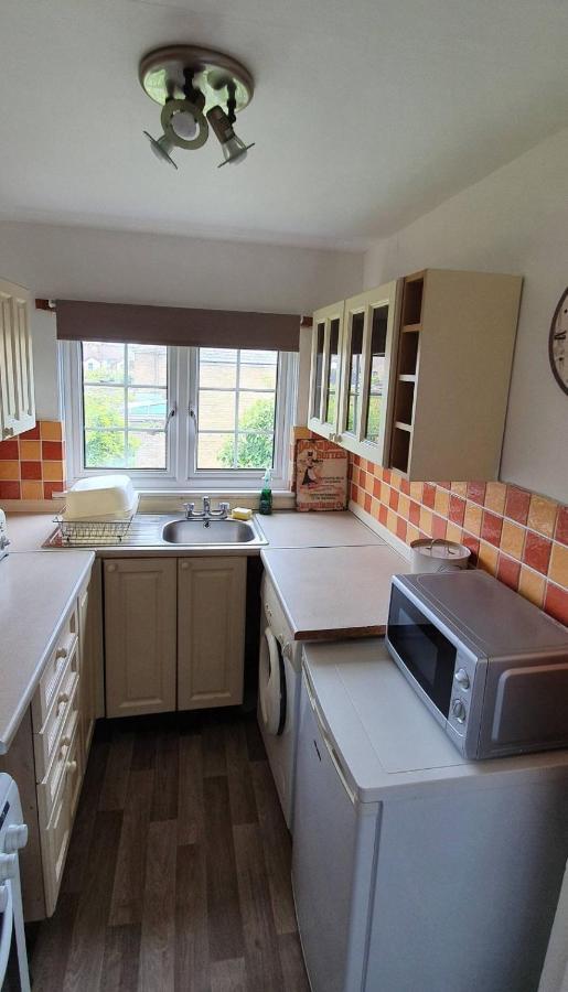 Beautiful 1 Bedroom Cottage With Courtyard. Deal Esterno foto
