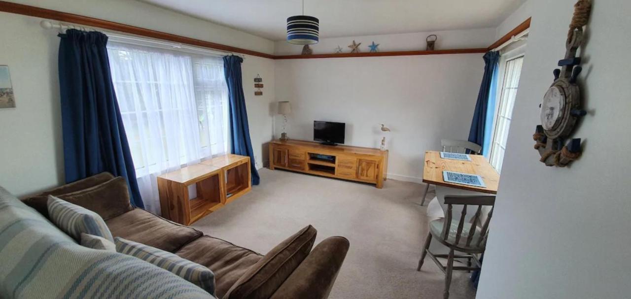 Beautiful 1 Bedroom Cottage With Courtyard. Deal Esterno foto